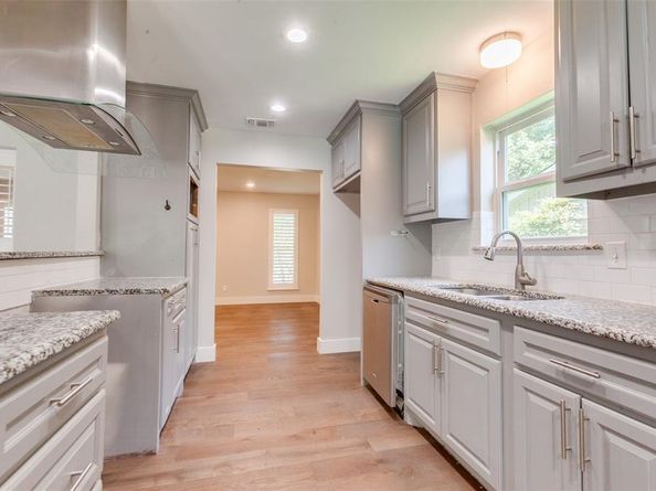 1135  La Mesa Drive , Richardson Texas 75080