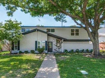 1135  La Mesa Drive 