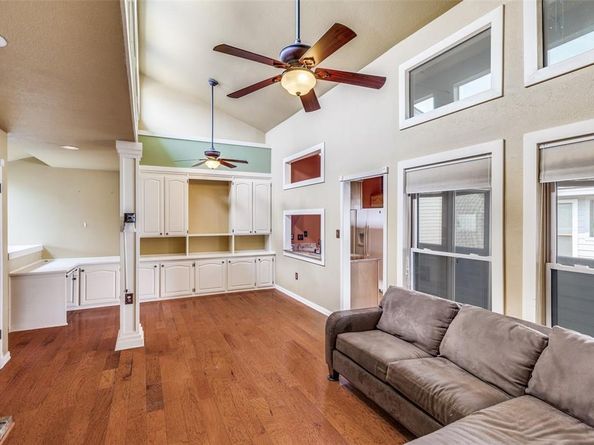 17490  Meandering Way  404, Dallas Texas 75252