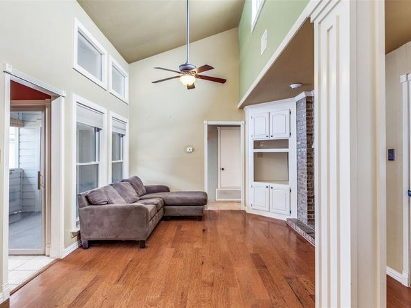17490  Meandering Way  404, Dallas Texas 75252