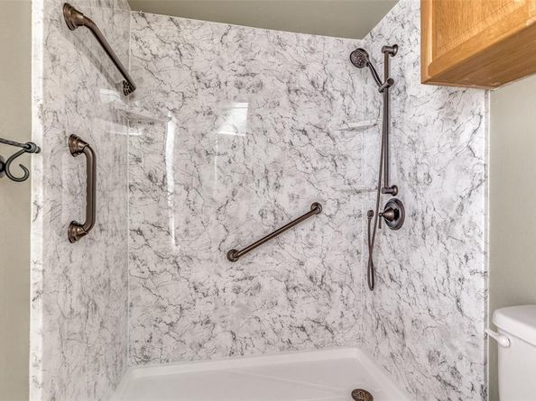 17490  Meandering Way  404, Dallas Texas 75252