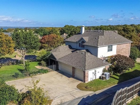 2085  Club Lake Circle , Rockwall Texas 75087