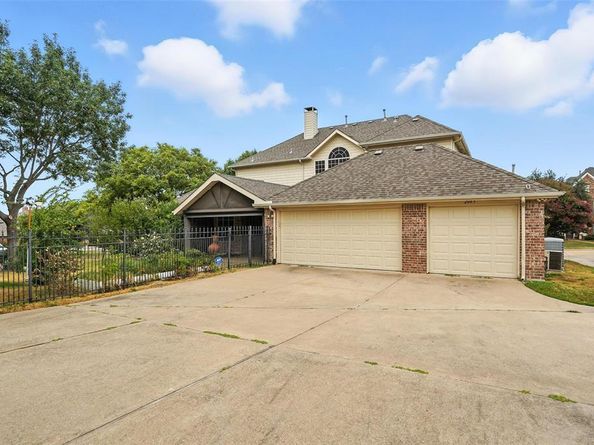 2085  Club Lake Circle , Rockwall Texas 75087