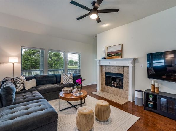 1101  Wisteria Lane , Savannah Texas 76227