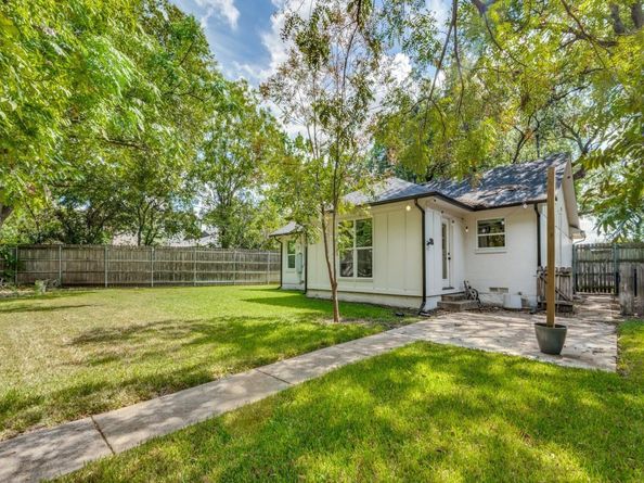 3715  Clover Lane , Dallas Texas 75220