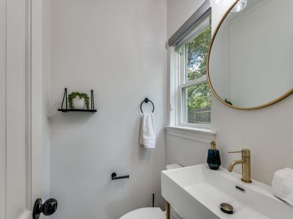 3715  Clover Lane , Dallas Texas 75220