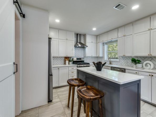 3715  Clover Lane , Dallas Texas 75220