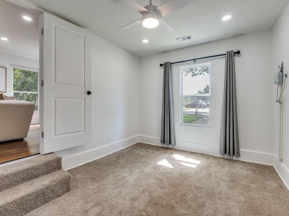3715  Clover Lane , Dallas Texas 75220