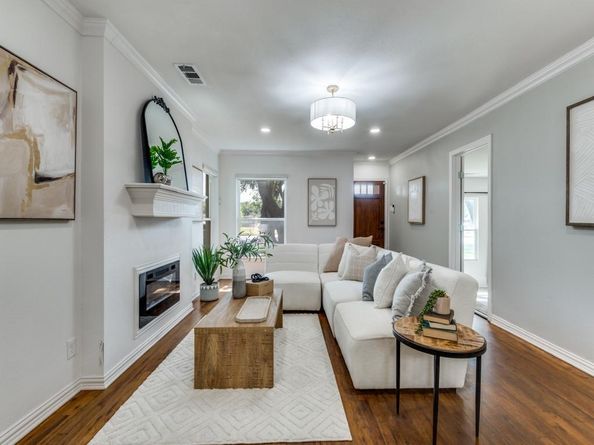 3715  Clover Lane , Dallas Texas 75220