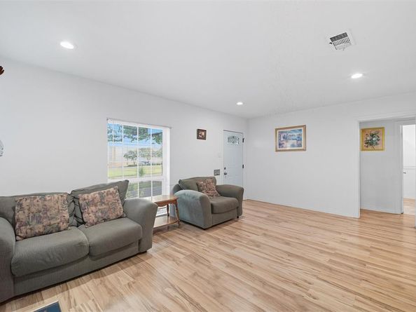 2522 W Jefferson Boulevard , Dallas Texas 75211