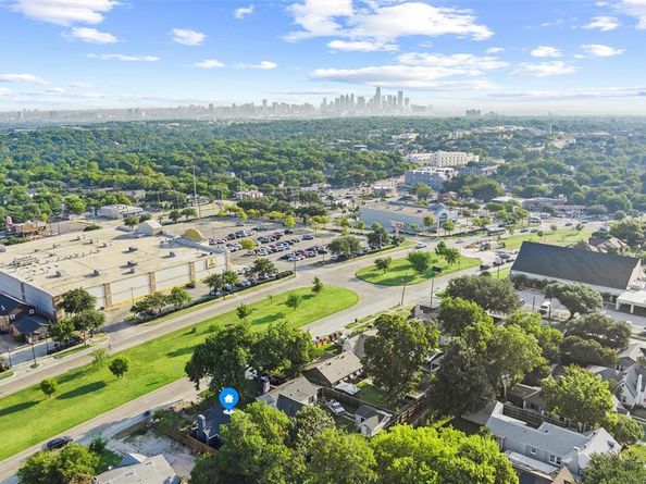 2522 W Jefferson Boulevard , Dallas Texas 75211