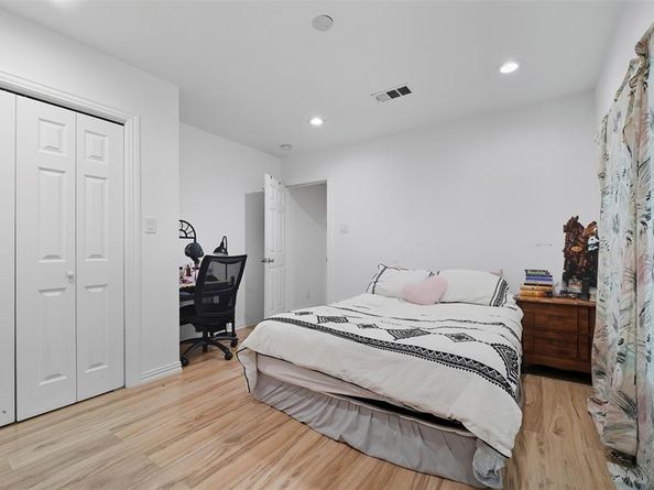 2522 W Jefferson Boulevard , Dallas Texas 75211