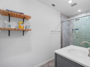 2522 W Jefferson Boulevard , Dallas Texas 75211