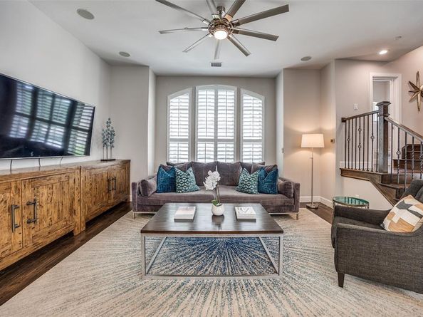 731  Spanish Oaks Place , Dallas Texas 75204