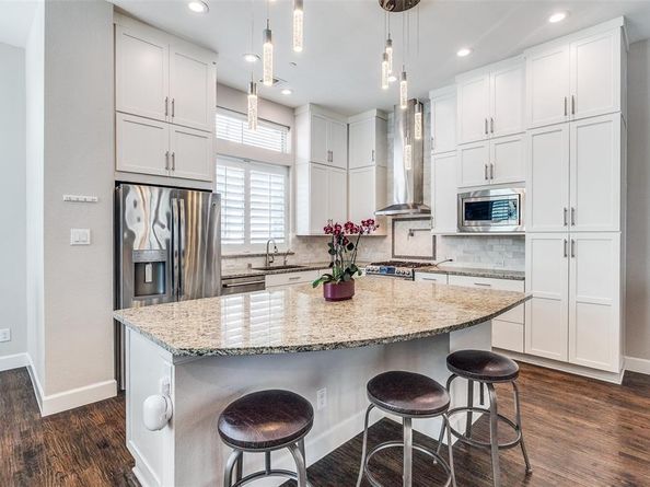 731  Spanish Oaks Place , Dallas Texas 75204