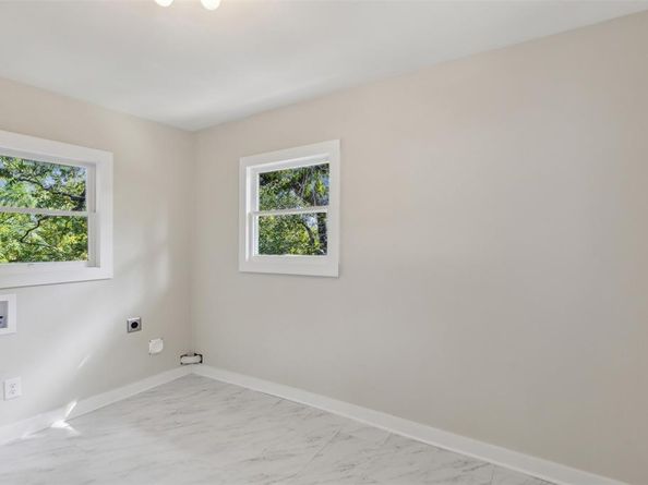 1707  6th Avenue , Fort Worth Texas 76110