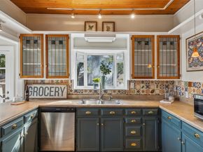 1707  6th Avenue , Fort Worth Texas 76110