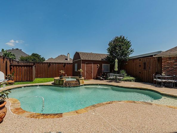 2710  Winterberry Drive , Rowlett Texas 75089
