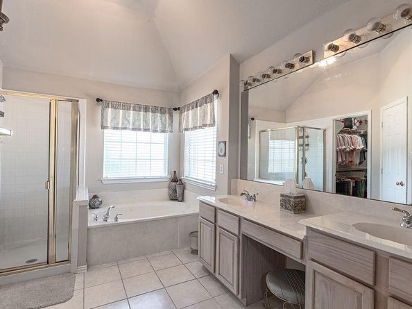 2710  Winterberry Drive , Rowlett Texas 75089