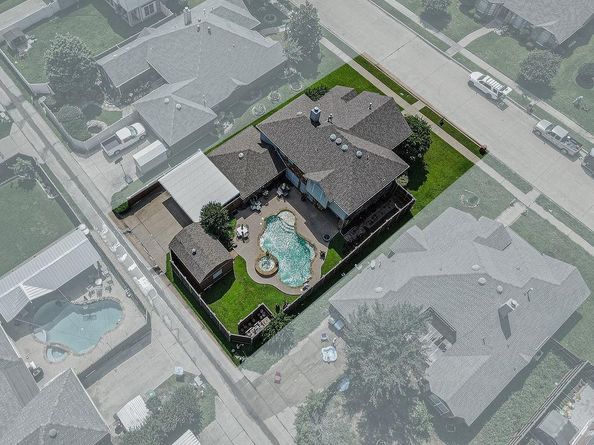 2710  Winterberry Drive , Rowlett Texas 75089