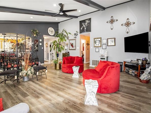922  Hannah Way , Dallas Texas 75253