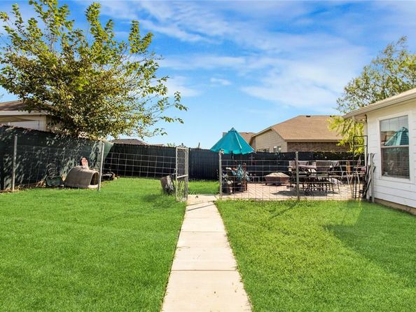 922  Hannah Way , Dallas Texas 75253