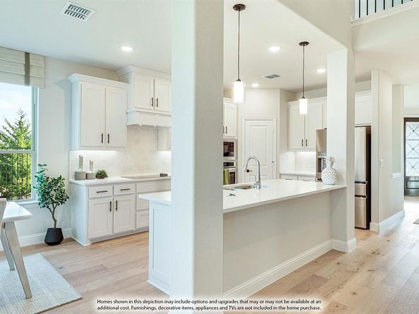 1024  Pineview Lane , Crowley Texas 76036