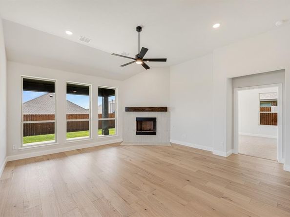 1024  Pineview Lane , Crowley Texas 76036