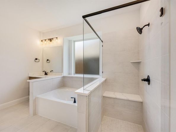 1024  Pineview Lane , Crowley Texas 76036