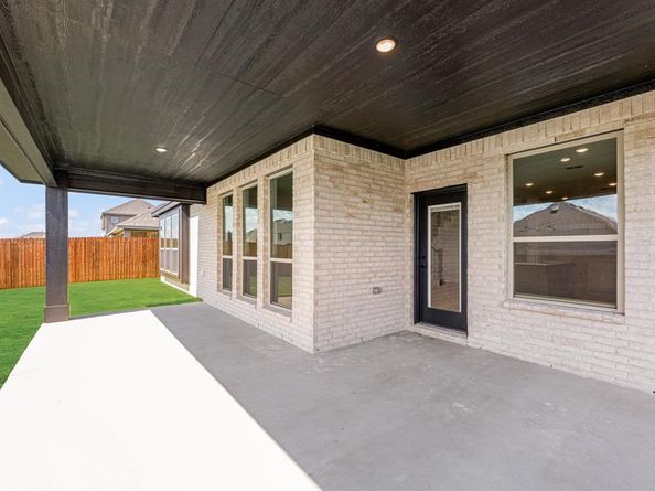 1024  Pineview Lane , Crowley Texas 76036