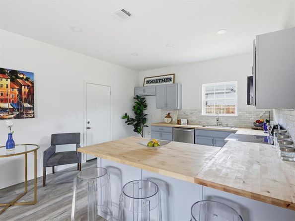 2413  Lena Street , Fort Worth Texas 76105