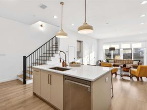 419 W 9th Street  102, Dallas Texas 75208