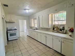 308 N Retta Street , Fort Worth Texas 76111