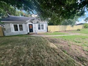 308 N Retta Street , Fort Worth Texas 76111