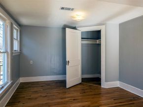 1612  6th Avenue , Fort Worth Texas 76104