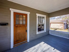 1612  6th Avenue , Fort Worth Texas 76104