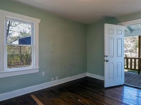 1612  6th Avenue , Fort Worth Texas 76104