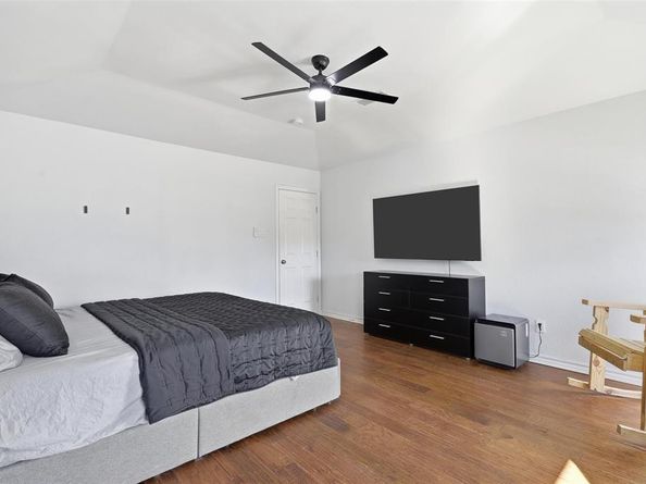 629  Owens Drive , Crowley Texas 76036