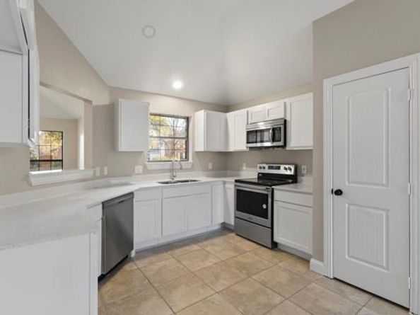 1129  Harvest Hill Lane , Lancaster Texas 75146