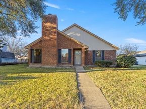 1129  Harvest Hill Lane , Lancaster Texas 75146