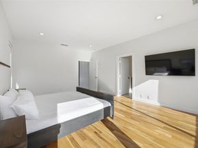 5326  Manett Street , Dallas Texas 75206