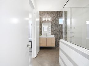 5326  Manett Street , Dallas Texas 75206