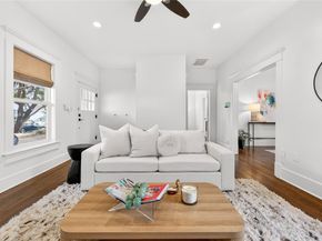 631 N Winnetka Avenue , Dallas Texas 75208