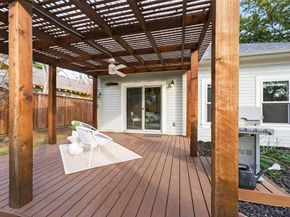 631 N Winnetka Avenue , Dallas Texas 75208