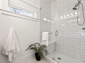 631 N Winnetka Avenue , Dallas Texas 75208