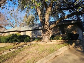 1817  Rhinevalley Drive , Arlington Texas 76012