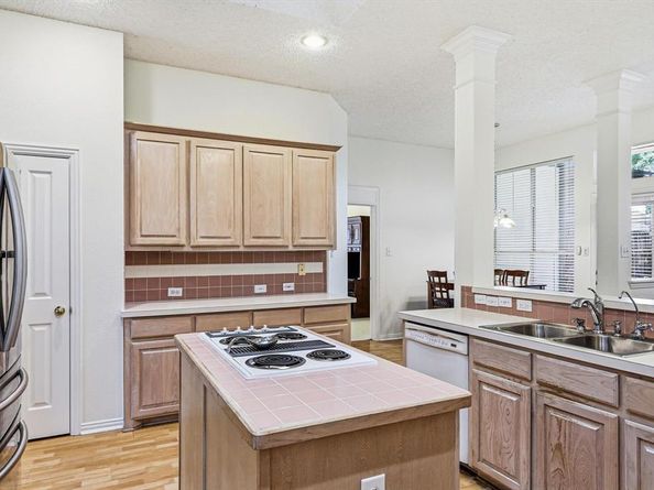 2900  Woodhaven Drive , Grapevine Texas 76051