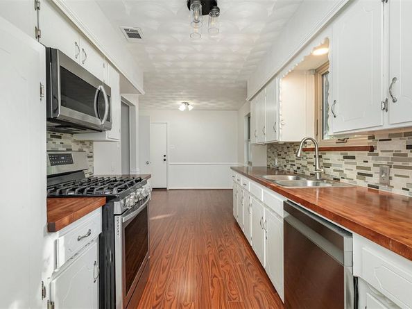 2640  Lakeland Drive , Dallas Texas 75228