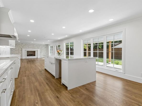 13907  Carillon Drive , Dallas Texas 75240