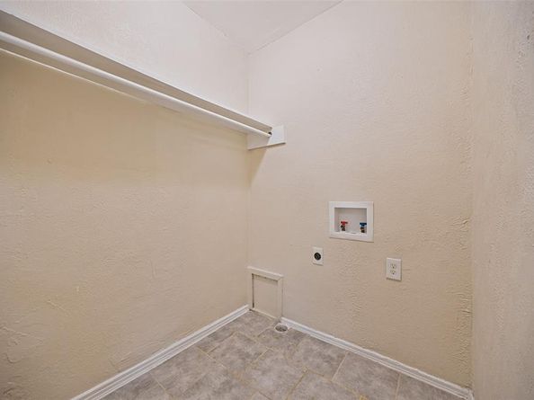 1821  Overhill Lane , Dallas Texas 75216